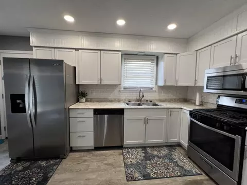 Kitchen - 149 Rustic Dr, Circleville, OH 43113 photo 3 of 3