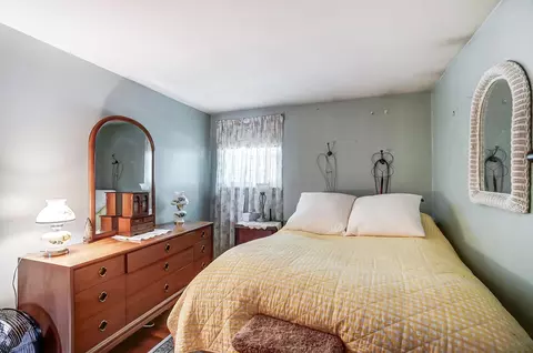 Bedroom - 3880 Eakin Rd, Columbus, OH 43228 photo 2 of 5