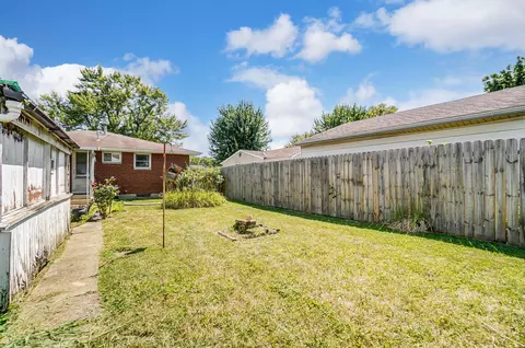 Exterior - 3880 Eakin Rd, Columbus, OH 43228 photo 6 of 8