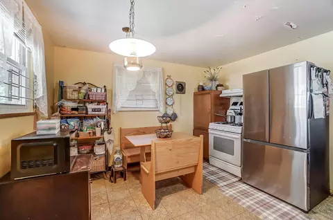 Kitchen - 3880 Eakin Rd, Columbus, OH 43228 photo 2 of 4