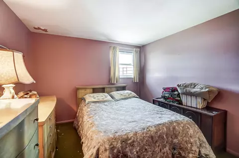 Bedroom - 3880 Eakin Rd, Columbus, OH 43228 photo 4 of 5