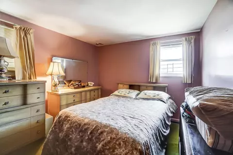 Bedroom - 3880 Eakin Rd, Columbus, OH 43228 photo 3 of 5
