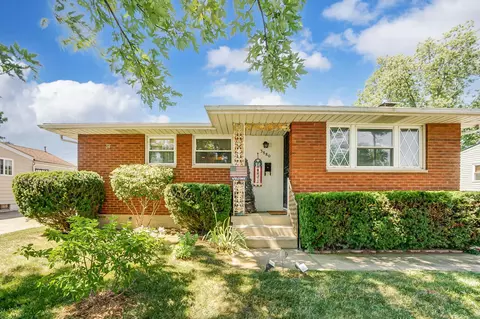 3880 Eakin Rd, Columbus, OH 43228
