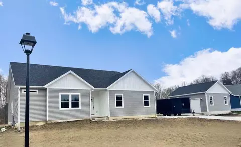 815 Mandy Ln, Newark, OH 43055