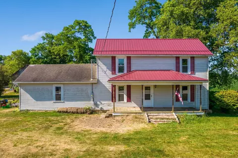 9673 State Route 56, Williamsport, OH 43164