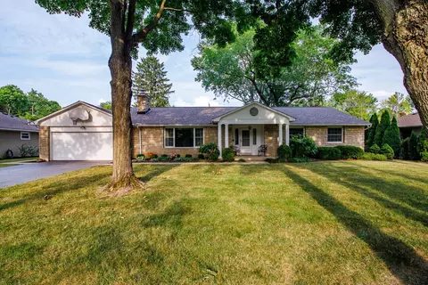 3820 Surrey Hill Pl, Columbus, OH 43220