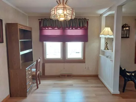 Living - 727 Spring St, Greenfield, OH 45123 photo 4 of 5
