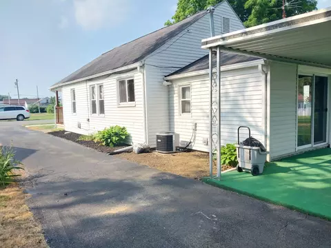 Exterior - 727 Spring St, Greenfield, OH 45123 photo 4 of 9