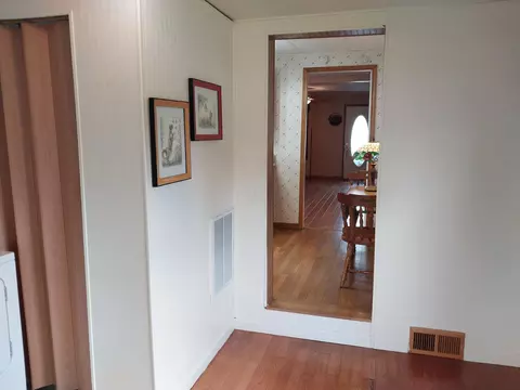 Entry Way - 727 Spring St, Greenfield, OH 45123 photo 2 of 2