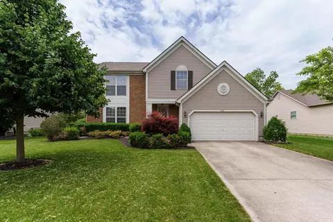 8416 Juniper Dr, Lewis Center, OH 43035