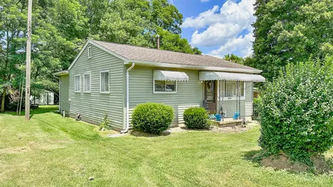 1094 Homer St, Logan, OH 43138
