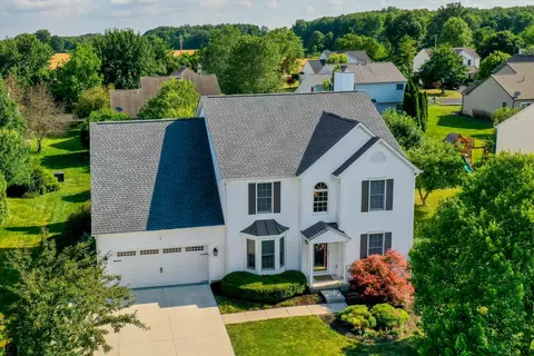 2736 Griffin Dr, Lewis Center, OH 43035