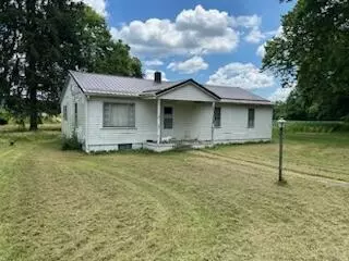 587 Firehouse Dr, Saint Louisville, OH 43071