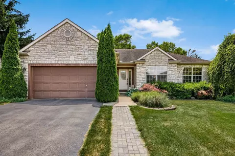 307 Edgemont Ct, Pataskala, OH 43062