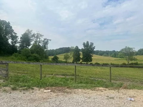 3379 Four Mile Rd, Jackson, OH 45640 photo 4