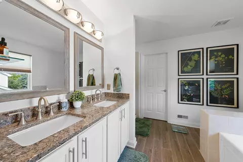 Bath - 7708 Windsor Dr, Dublin, OH 43016 photo 2 of 5