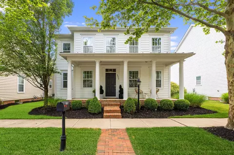 5013 Blackstone Edge Dr, New Albany, OH 43054