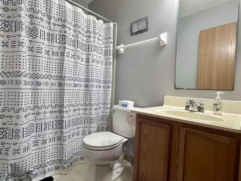 Bath - 9180 Drum Pl, Orient, OH 43146 photo 3 of 3