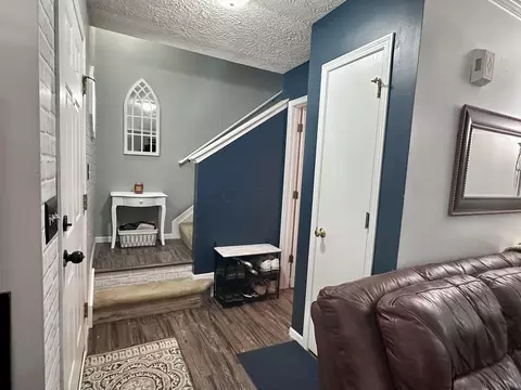 Entry Way - 9180 Drum Pl, Orient, OH 43146 photo 2 of 2