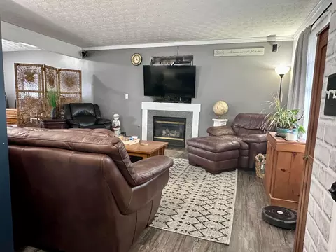 Living - 9180 Drum Pl, Orient, OH 43146 photo 1 of 2