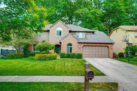 571 Kingfisher Dr, Westerville, OH 43082