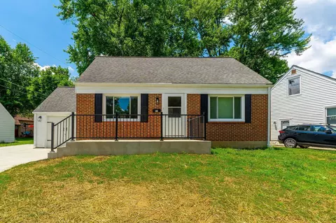 81 Sharon Springs Dr, Worthington, OH 43085