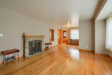 212 E Mound St, Circleville, OH 43113 photo 14