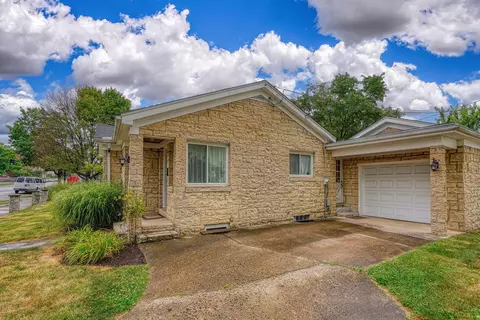 212 E Mound St, Circleville, OH 43113 photo 4