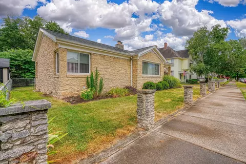 212 E Mound St, Circleville, OH 43113 photo 7