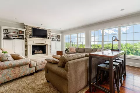 Living - 3732 Wheeling Rd, Lancaster, OH 43130 photo 2 of 7