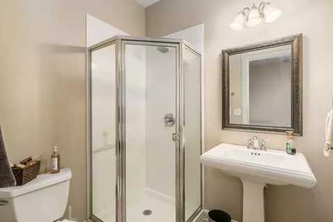 Bath - 3732 Wheeling Rd, Lancaster, OH 43130 photo 6 of 9
