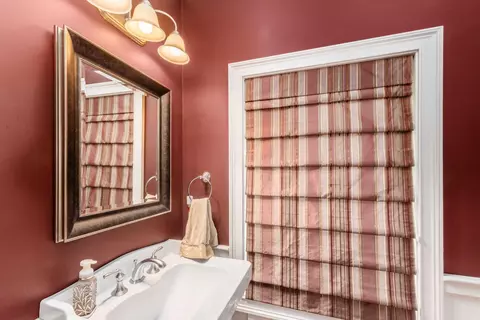 Bath - 3732 Wheeling Rd, Lancaster, OH 43130 photo 1 of 9