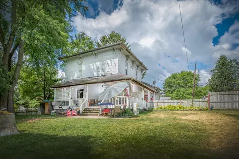 17 Columbus Rd, Fredericktown, OH 43019