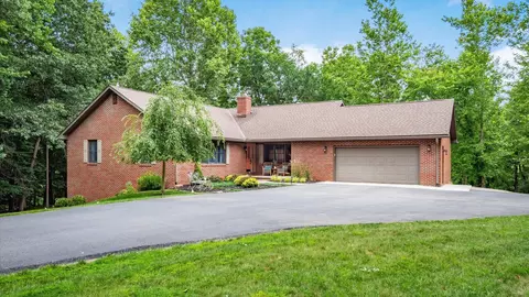 4443 White Tail Ct, Nashport, OH 43830