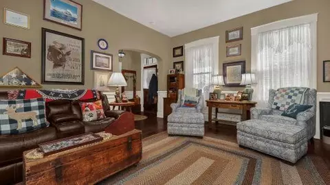 Living - 150 Watt St, Circleville, OH 43113 photo 2 of 2