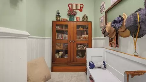 Entry Way - 150 Watt St, Circleville, OH 43113 photo 2 of 4