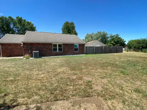 Exterior - 535 Commanche Ct, Circleville, OH 43113 photo 5 of 5