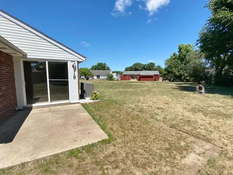 Exterior - 535 Commanche Ct, Circleville, OH 43113 photo 3 of 5