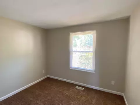 Bedroom - 535 Commanche Ct, Circleville, OH 43113 photo 3 of 6