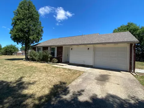 Exterior - 535 Commanche Ct, Circleville, OH 43113 photo 2 of 5