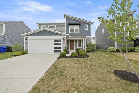 4889 Amber Crossing Dr, Columbus, OH 43232