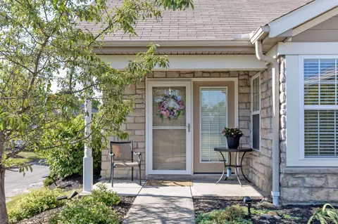 7288 Kendal Ln, Lewis Center, OH 43035