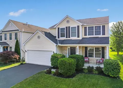 8812 Emerald Hill Dr, Lewis Center, OH 43035
