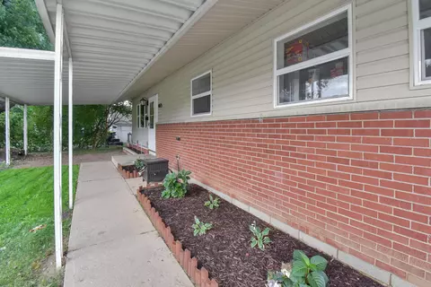 4825 Willowbrook Dr, Springfield, OH 45503 photo 4