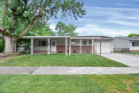 4825 Willowbrook Dr, Springfield, OH 45503