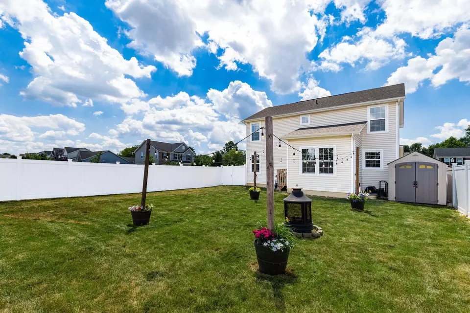 Exterior - 662 Wallace Dr, Delaware, OH 43015 photo 6 of 6
