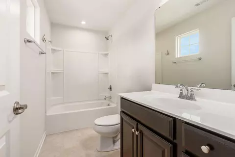 Bath - 662 Wallace Dr, Delaware, OH 43015 photo 1 of 3