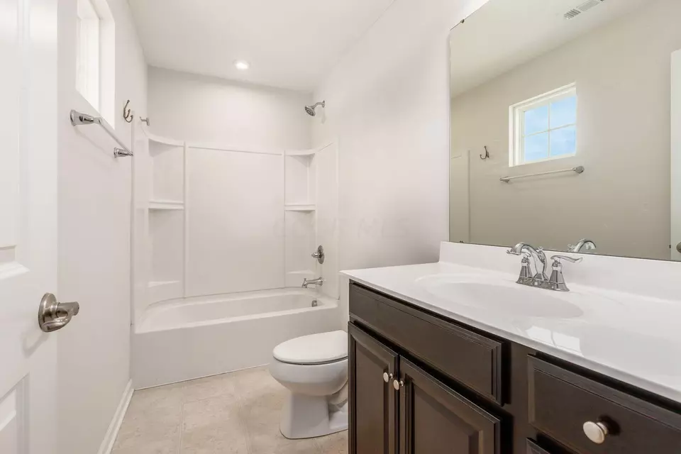 Bath - 662 Wallace Dr, Delaware, OH 43015 photo 1 of 3