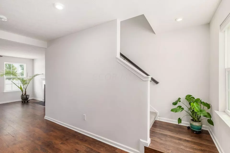 Entry Way - 662 Wallace Dr, Delaware, OH 43015 photo 1 of 2