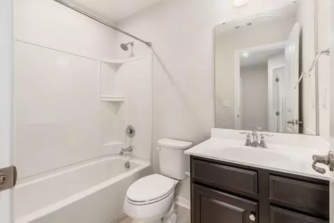 Bath - 662 Wallace Dr, Delaware, OH 43015 photo 2 of 3